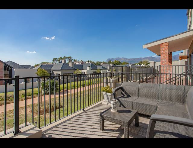 3 BEDROOM FREEHOLD FOR SALE IN KLEINE PARYS 2